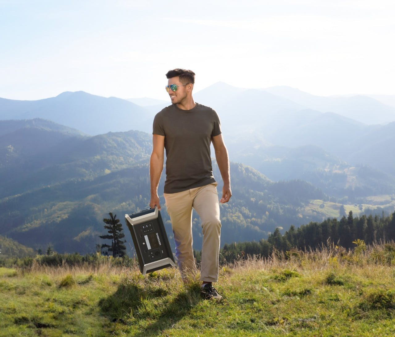 With 35 lb light weight and easy carry handle, DBS1000 Pro power station is lightweight and easy to take with you wherever you go.