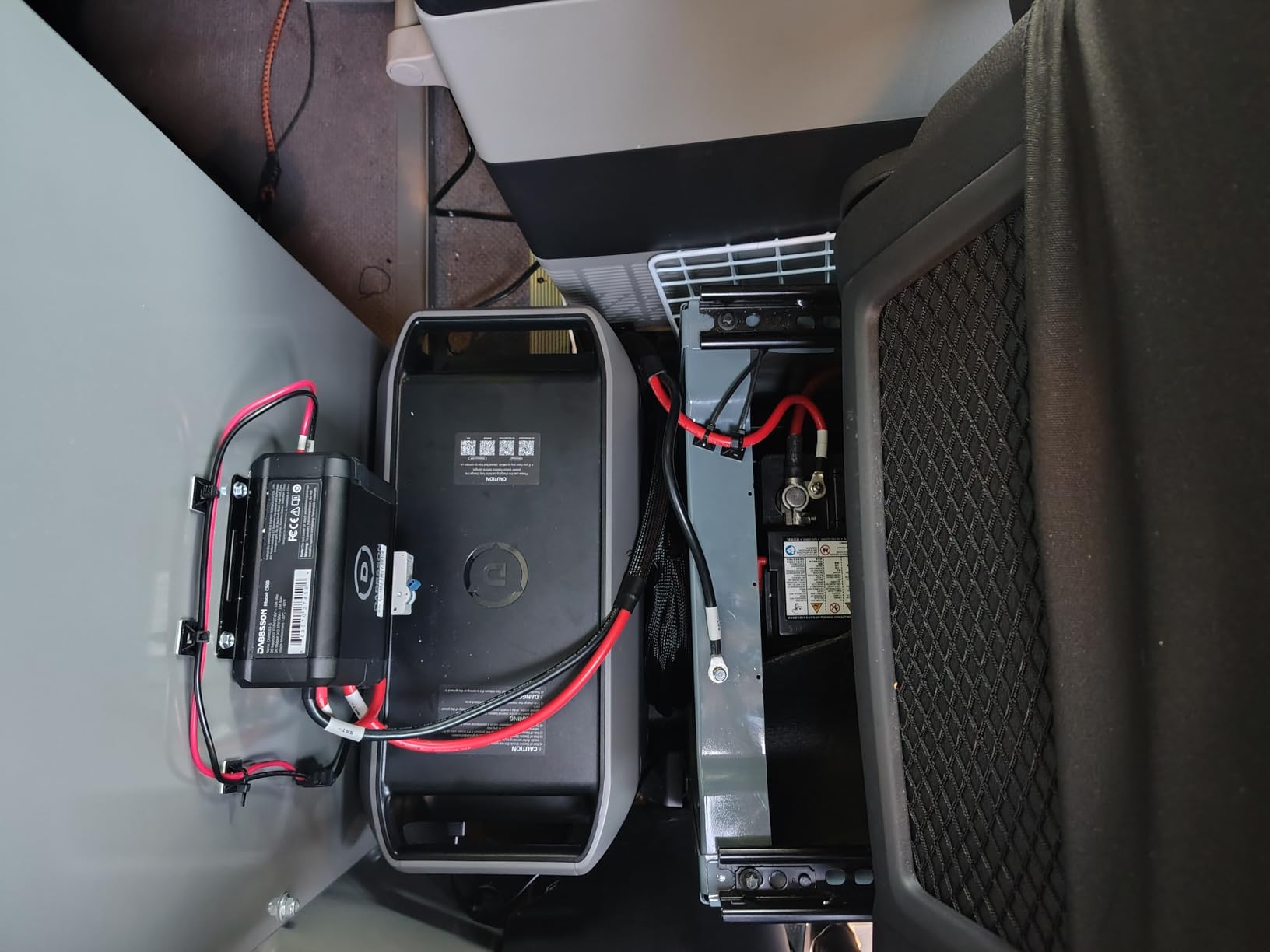 Dabbsson 2000L Portbale & Home Backup Power Station | 2048Wh, 2200W